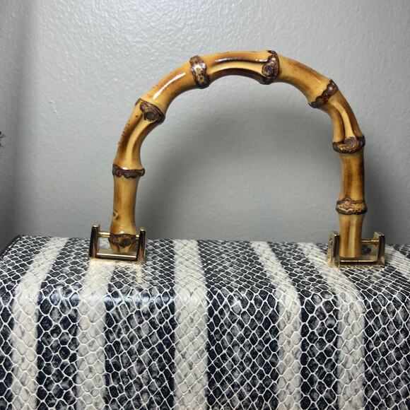 MMS Faux Snake Print Rigid‎ Mini Purse/Crossbody Statement Bag Black/White Wood - Picture 9 of 12